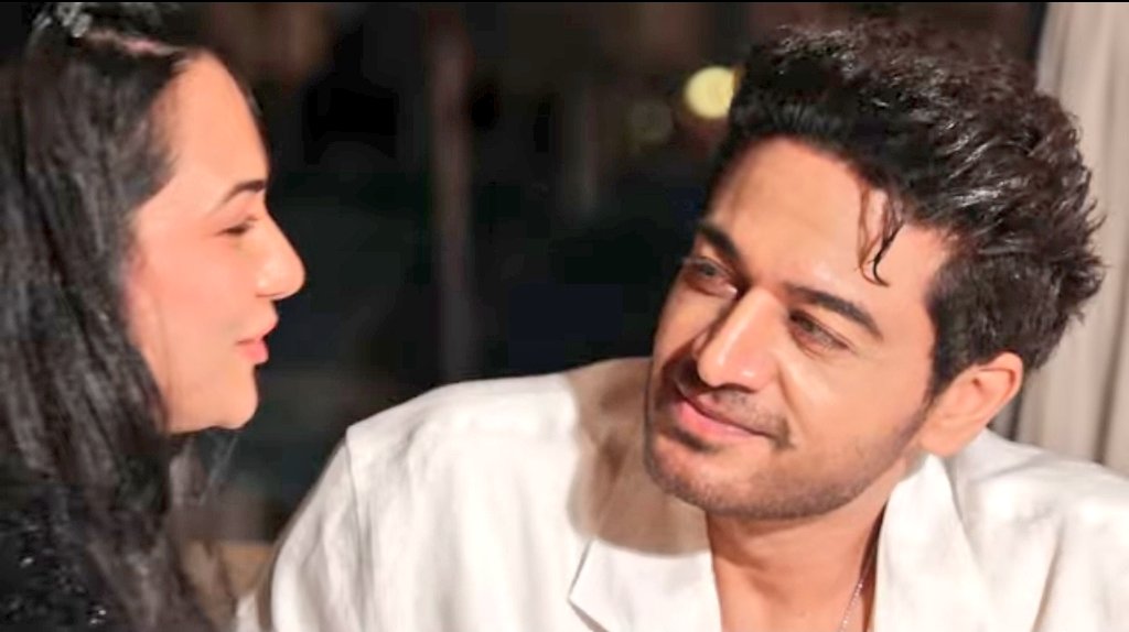 gauravk476's tweet photo. When a man is in Love
   U can read this in his Eyes

@iamgauravkhanna what a Romantic soul u r❤

As we saw #GauravKhanna bfore BB19,he was in #Biggboss19 &amp; till now ,same, so Real https://t.co/1dZojMXwDg