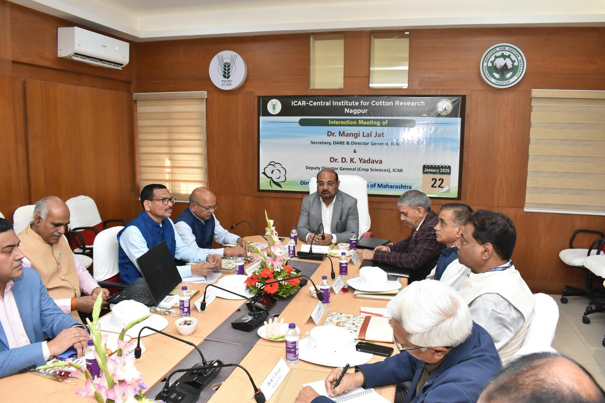 icar_cicr's tweet photo. Hon'ble Sec (DARE) &amp; DG-ICAR,Dr. M.L. Jat visited ICAR-CICR Nagpur today. After field &amp; lab visits,Dr M L Jat interacted with staff, emphasizing demand-driven outcome-oriented agricultural research. Dr D. K. Yadava, DDG (CS) was also present &amp; interacted with  staff. @icarindia https://t.co/svyX8vc1HJ