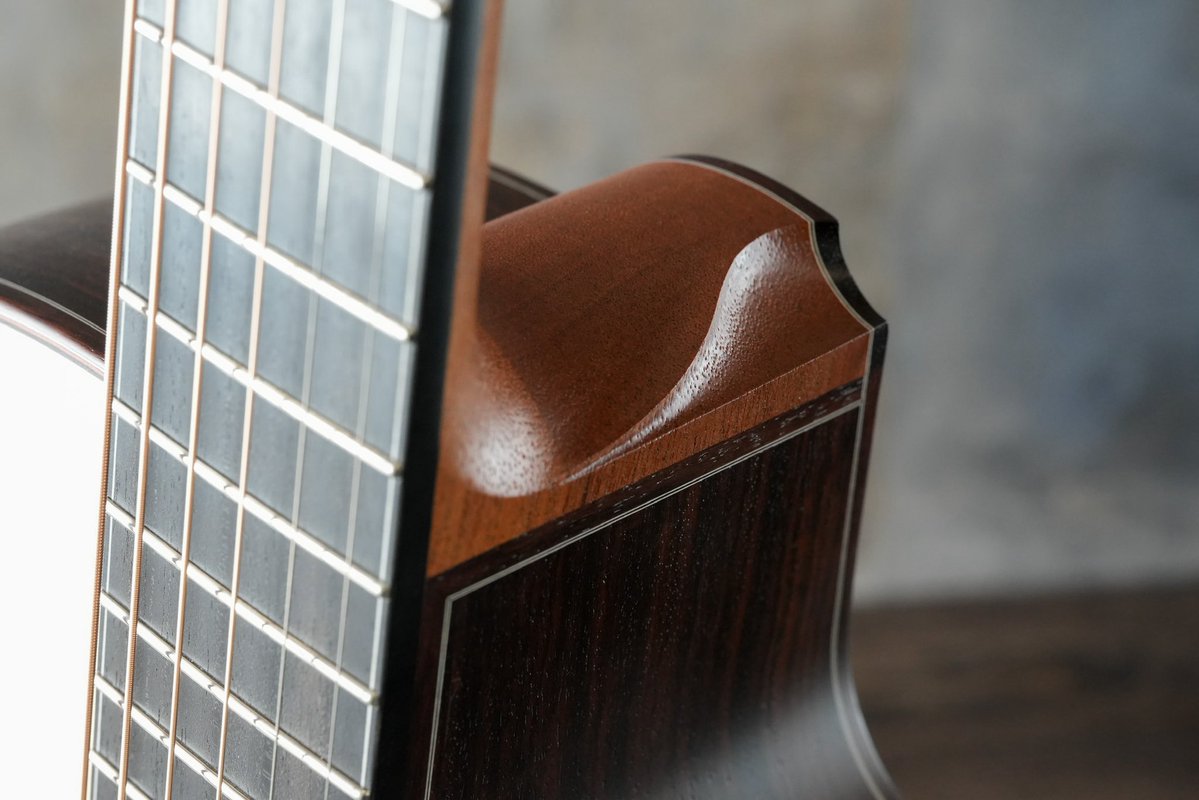 LeafInstruments's tweet image. ヒールを無心で削っている時はかなり好きな時間です。
Leaf Instruments特有の抉れたヒール形状は、実は型やテンプレートは用意していません。
いつもやっているので同じ形に削れますし、その方がより美しい形へと頭で考えて収束していくからです。