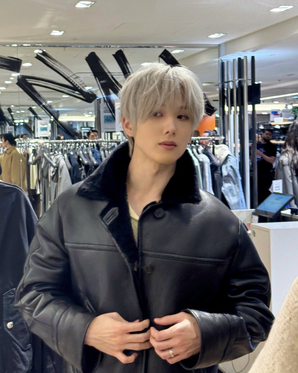 maboo2002's tweet image. ดูมันถ่ายรูปเถอะ กุนึกว่ารูปจากแฟนคลับ ทำเหมือนทำงานครั้งแรกไม่ให้เกียรติแบรนด์เขาเลยมุง