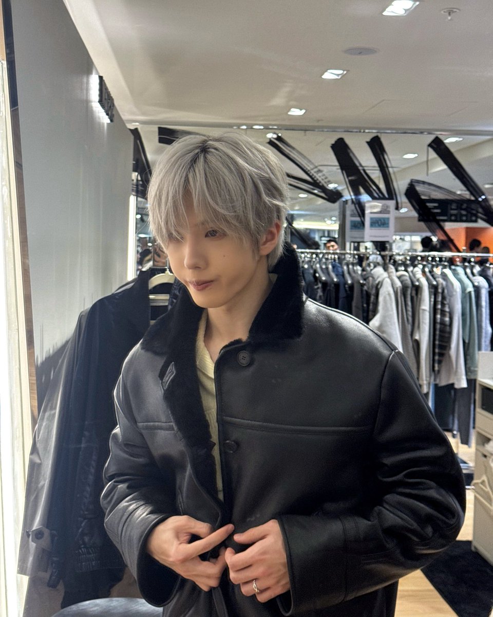 maboo2002's tweet image. ดูมันถ่ายรูปเถอะ กุนึกว่ารูปจากแฟนคลับ ทำเหมือนทำงานครั้งแรกไม่ให้เกียรติแบรนด์เขาเลยมุง