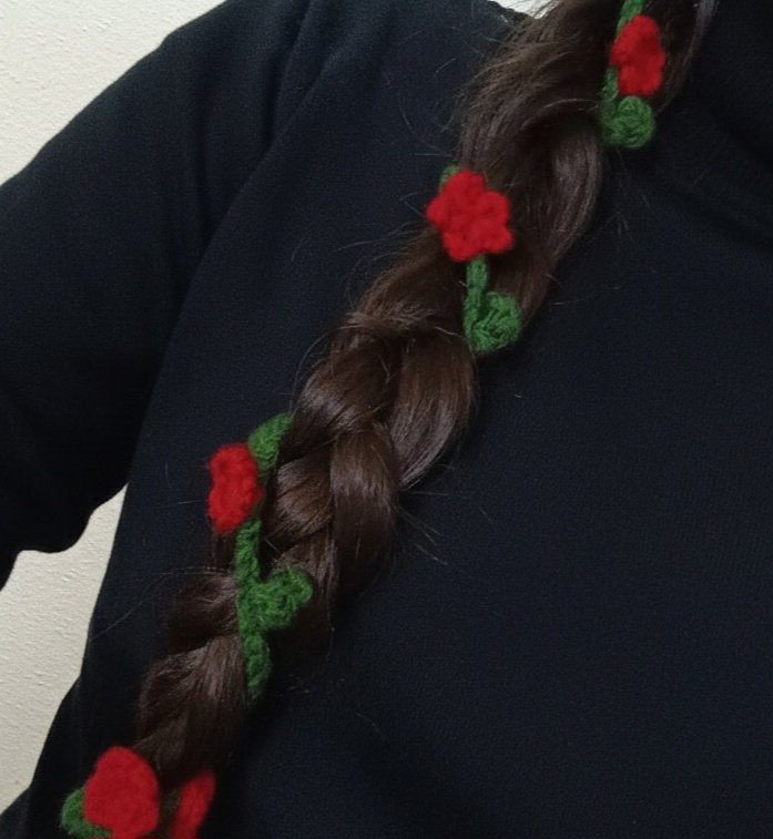 "Berxwedan jiyan e" ( Direnmek Yaşamaktır ) : 
Bu sadece bir slogan değil, bu coğrafyada  hayatta kalmanın temel felsefesidir. ☀️🗽