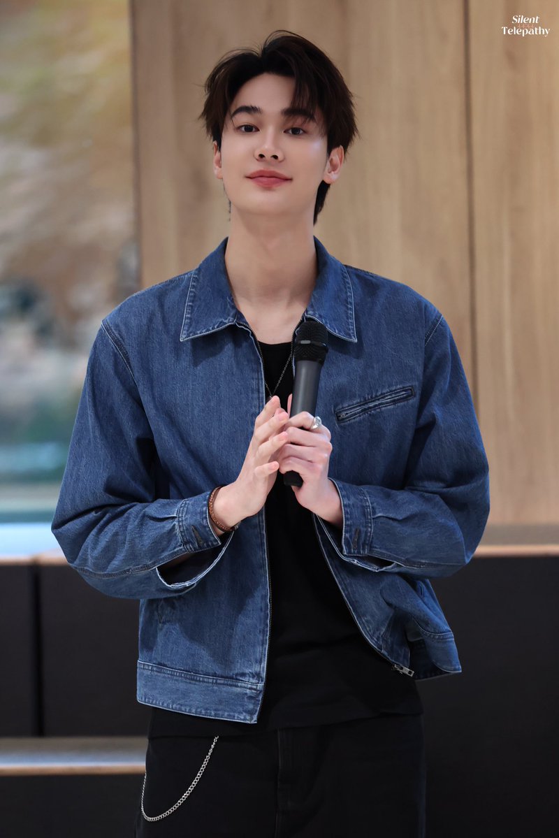 ShuangSilent's tweet image. Jeans Boy

@dew_jsu 

#BurnoutSyndromeSeriesPressTour 
#dew_jsu