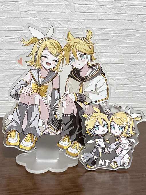 ついにNT鏡音のアクスタ届きましたー!存在感バッチリで可愛い