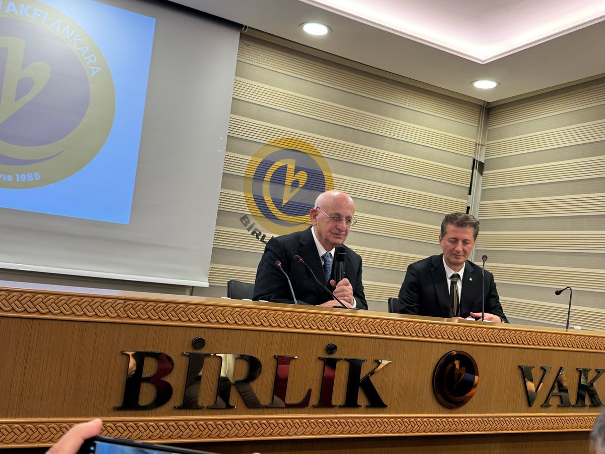 Ankara Şube Başkanlığını YK Üyemiz Sayın Yusuf Mücahitoğlu’nun Yaptığı Birlik Vakfı’nın “40. Kuruluş Yıl Dönümü” programına katıldık.

Birlik Vakfı Kurucular Kurulu Başkanı  Sn. İsmail KAHRAMAN’ın teşrifleriyle gerçekleştirilen programa Vakıf Başkanımız Sayın Afif Demirkıran