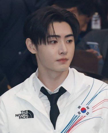 hoonsbbyy's tweet image. hoon, you’ve come so far 🫳🏻