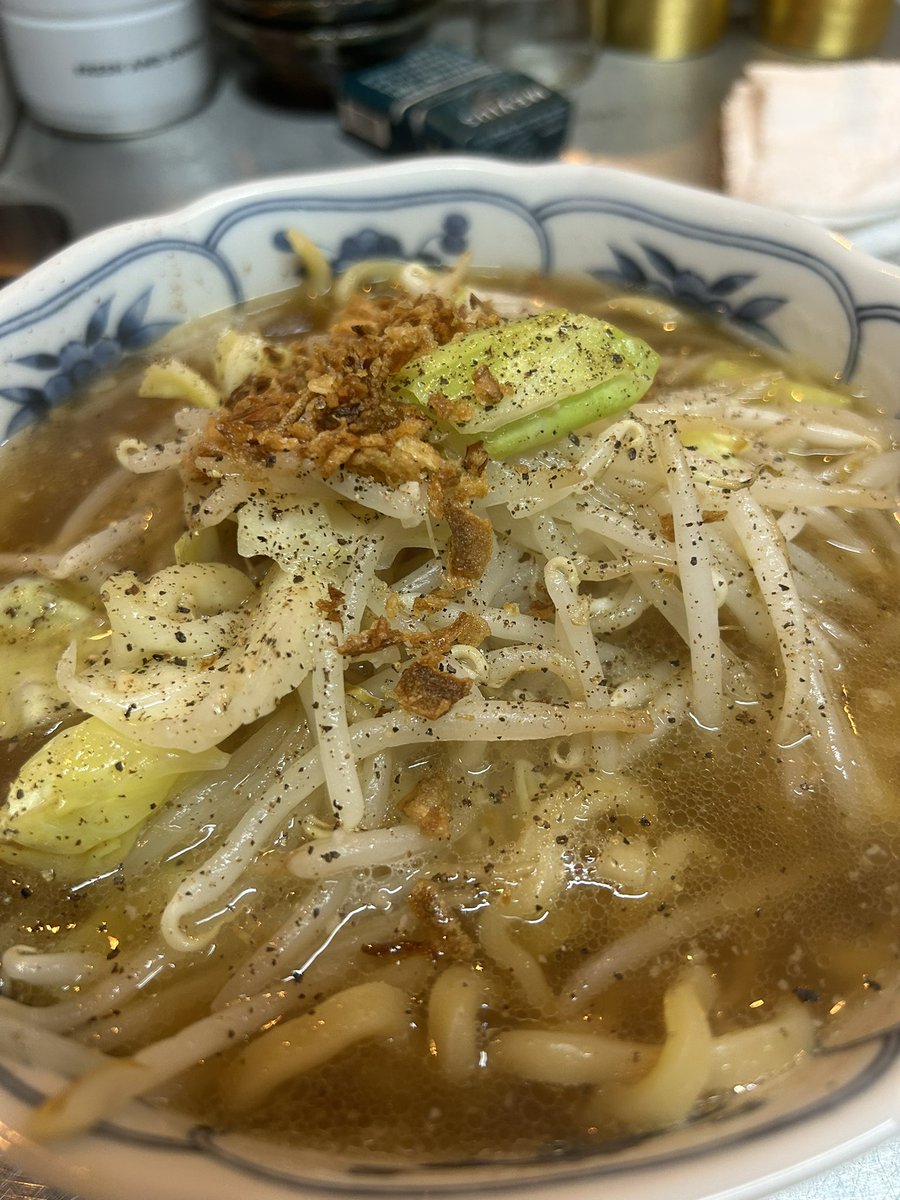 samon968's tweet photo. 今日の晩飯は自作二郎ラーメンです https://t.co/2kJQO2zB0j