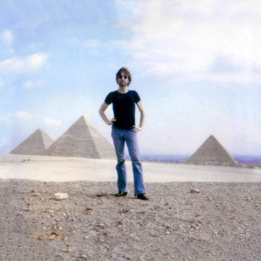 johnlennon's tweet image. EGYPT
Polaroids of John &amp;amp; Yoko in front of the Great Sphynx of Giza with The Pyramid of Khafre in the background and in front of the pyramids of Kufu, Khafre and Menkaure, Giza, Egypt, 22 January 1979. #onthisday