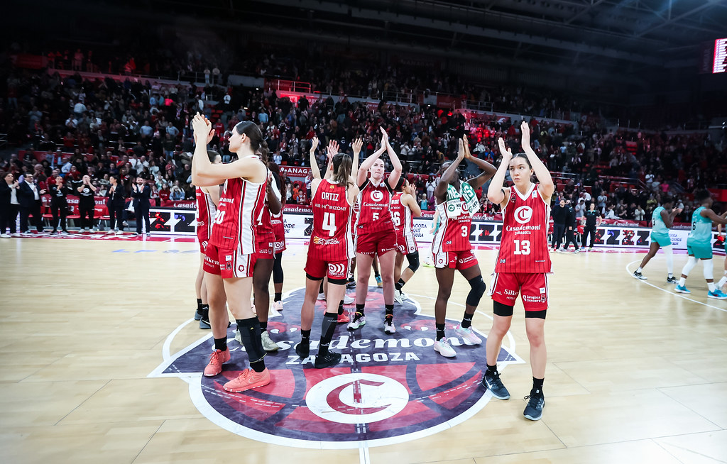 🏀SORTEO EXPRESS 1 ENTRADA DOBLE🏀 para este domingo 25 de enero. ¿Quieres ver rugir una vez más a nuestras campeonas del <a href="/casademontBZ/">Casademont Zaragoza</a> vs Hozono Global Jairis? ¡Con mucha RASMIA! 🍻

Para participar:
👉Sigue a nuestro perfil
🔂Haz RT 
🗣️Cuéntanos con quién vendrás al pabellón