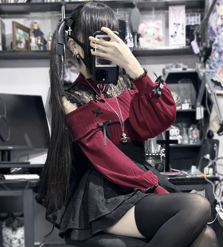 Maidens_Reve's tweet image. 地雷系レースオープンショルダーセーター💞