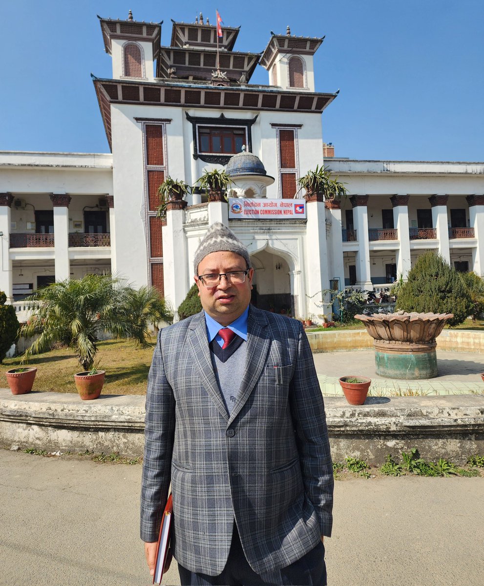 चुनावी चटारोबीच निर्वाचन आयोगमा ।