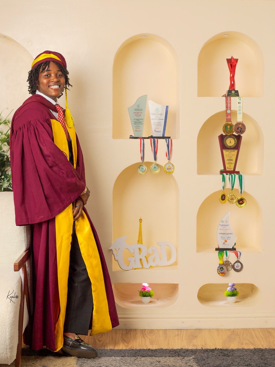 SubomiOgundele's tweet image. Officially a graduate!
🎓B.A. (Ed) Educational Management (Second Class Upper). Grateful for the journey balancing academics, leadership, business, and football. 
Ready for what’s next!