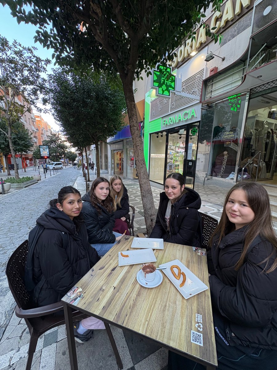 On our way to our Big Quiz with our penpals from <a href="/cristorey_jaen/">Cristo Rey-Jaén</a>, with a delicious stop for chocolate con churros! Ñam ñam!
