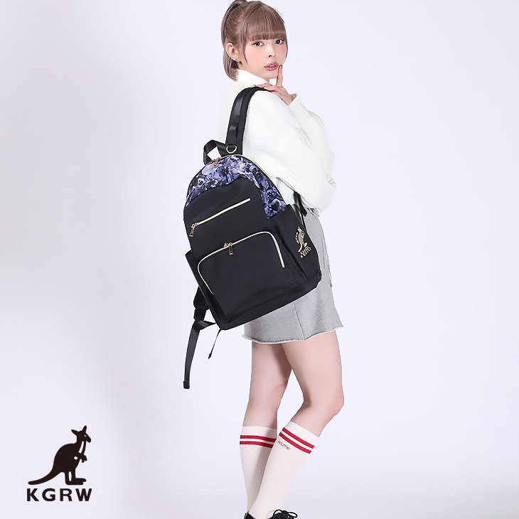 KANGOLREWARD's tweet photo. 最上もがさんとのコラボアイテム第2弾！
ポーチ付きリュックが受注締め切りまで【残り5日】👀🎒

💻PC対応ポケット
👶🏻ベビーカーにもかけれるナスカン付き
📓A4サイズも入ります(容量約20L)
男女兼用の"機能性抜群リュック"です🎒

【🔗】
https://t.co/J8NEY3UfO8
#KANGOL #KANGOLREWARD #KGRW #カンゴール #最上もが
@mogatanpe