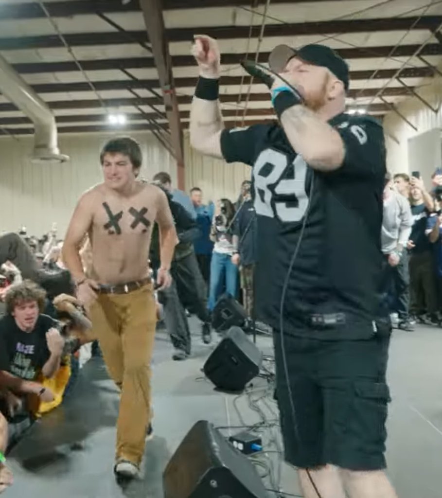 Hatebreed concert
Orlando, Florida, Jan 2026
What do you think the crosses on the chest mean?
The gaits?
What about the 8 &amp; 9?
🔺
#EGI  
youtu.be/dr-i5eMJ0tQ?si…