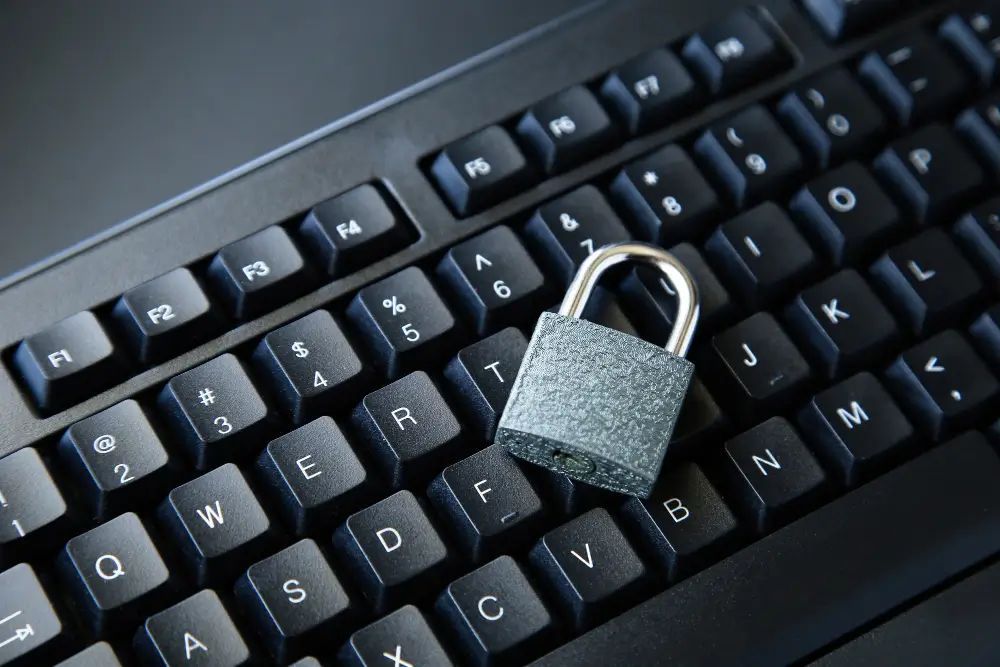 qualoom's tweet photo. La automatización de políticas de seguridad como código transforma DevSecOps. Garantiza cumplimiento, reduce riesgos y acelera despliegues seguros. 

Aprende cómo implementarlo 👉 https://t.co/Qw8xzQuBgn 

#DevSecOps #SecurityAsCode #Ciberseguridad https://t.co/JlqhvELazv