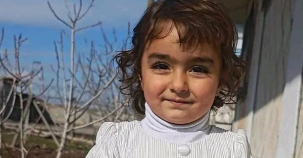 SehirlerGuvenli's tweet image. 🚨 Terör Yine Canımızı Yaktı!

Mardin'de 4 yaşındaki bir çocuğumuz başıboş köpek saldırısında ağır yaralandı.

Köpek ölünce teyakkuza geçenler, NEREDESİNİZ?

Yazıklar olsun!
Yazıklar olsun!
Yazıklar olsun!

#KöpekTerörü 

@Akparti 
@tcbestepe 
@AliYerlikaya 
@ibrahimyumakli