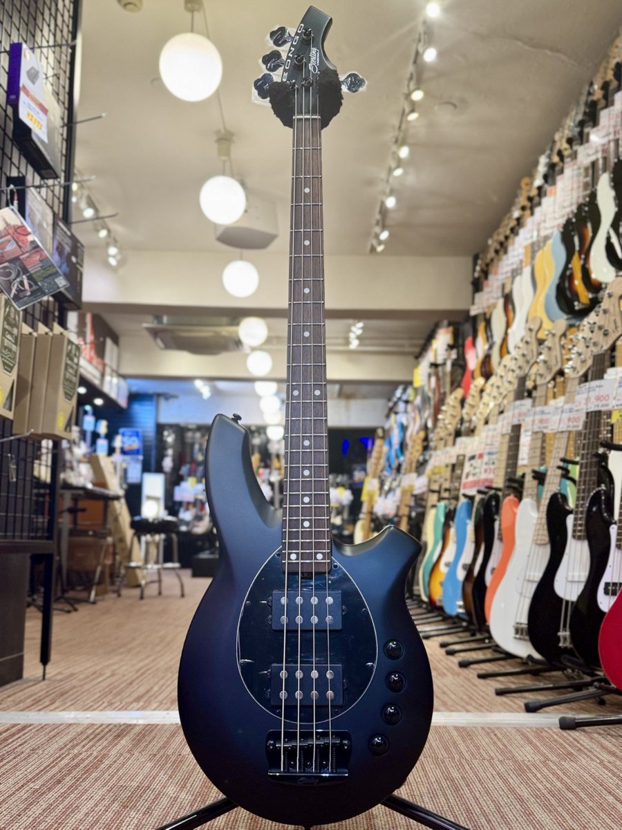 basshouse_tokyo's tweet image. 【入荷情報】
#Sterling by MUSICMAN Bongo (Stealth Black)入荷！✨

高いコストパフォーマンスを誇る、スターリン製ボンゴが再入荷！
斬新なボディシェイプとパンチのあるサウンドは唯一無二！
極少数の入荷となりますので気になった方はお早めに🏃🏃

🔻商品詳細はコチラ🔻
ikebe-gakki.com/Form/Product/P…