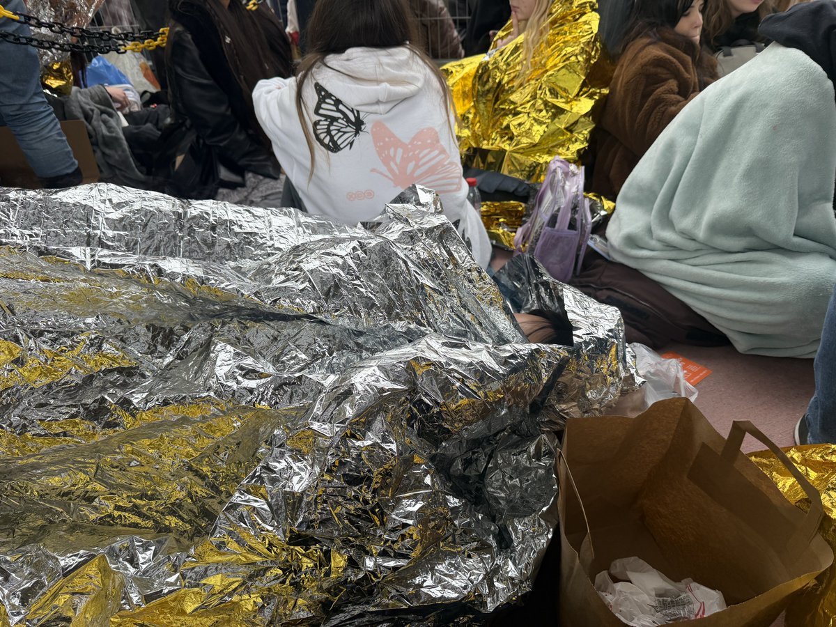 _er3tree's tweet image. 파리는로망틱한도시...