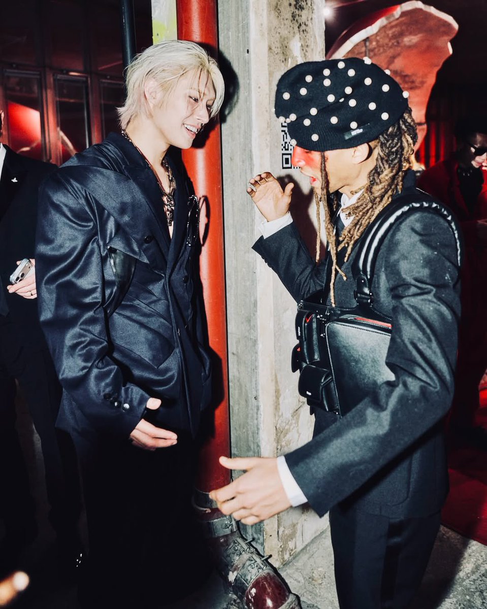 1024updates's tweet image. [📷] Mingi with Will Smith, Jada Smith and Jaden Smith

#MINGI #민기 #ChristianLouboutin
@ATEEZofficial @LouboutinWorld