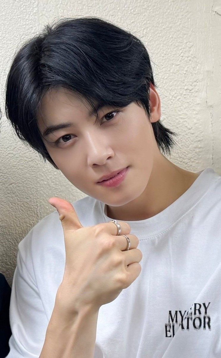 Sending my support to Eunwoo with all my respect. 
we can get through this.
we will protect you and your hard work.

I will always stand by your side. 🤍

#CHAEUNWOO #차은우
