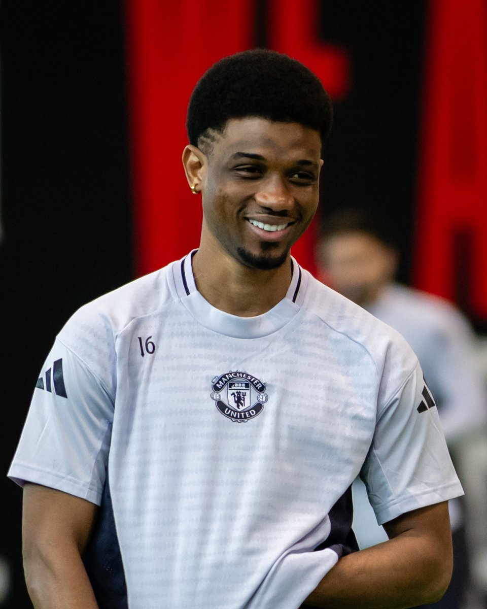 ManUtd's tweet image. 😄