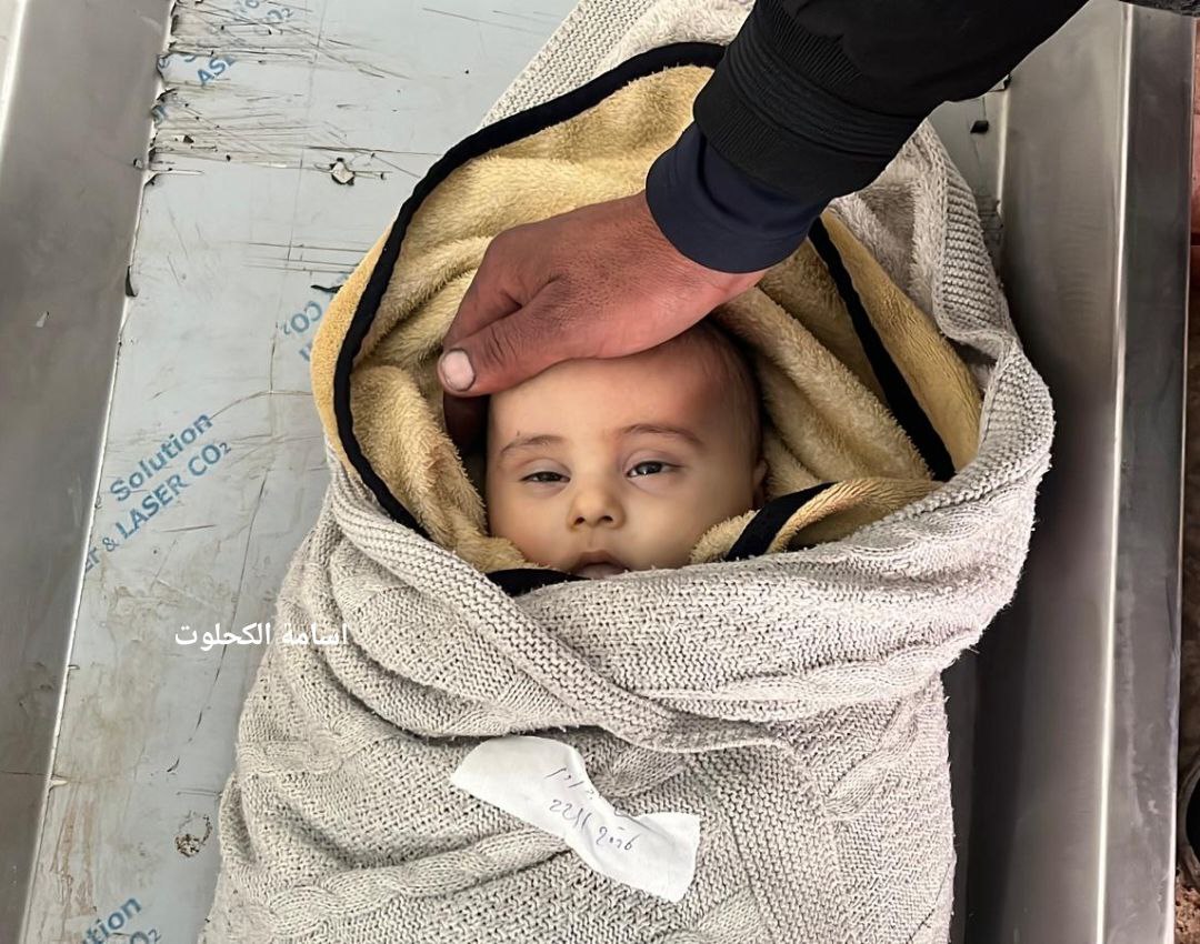 islamasalya88's tweet photo. “Gazze’de henüz yedi aylık olan bir bebek, soğuğun acımasızlığı nedeniyle şehit oldu.
Lâ havle ve lâ kuvvete illâ billâh.”
📸 22.01.2026 https://t.co/tQ9wXHmMVr