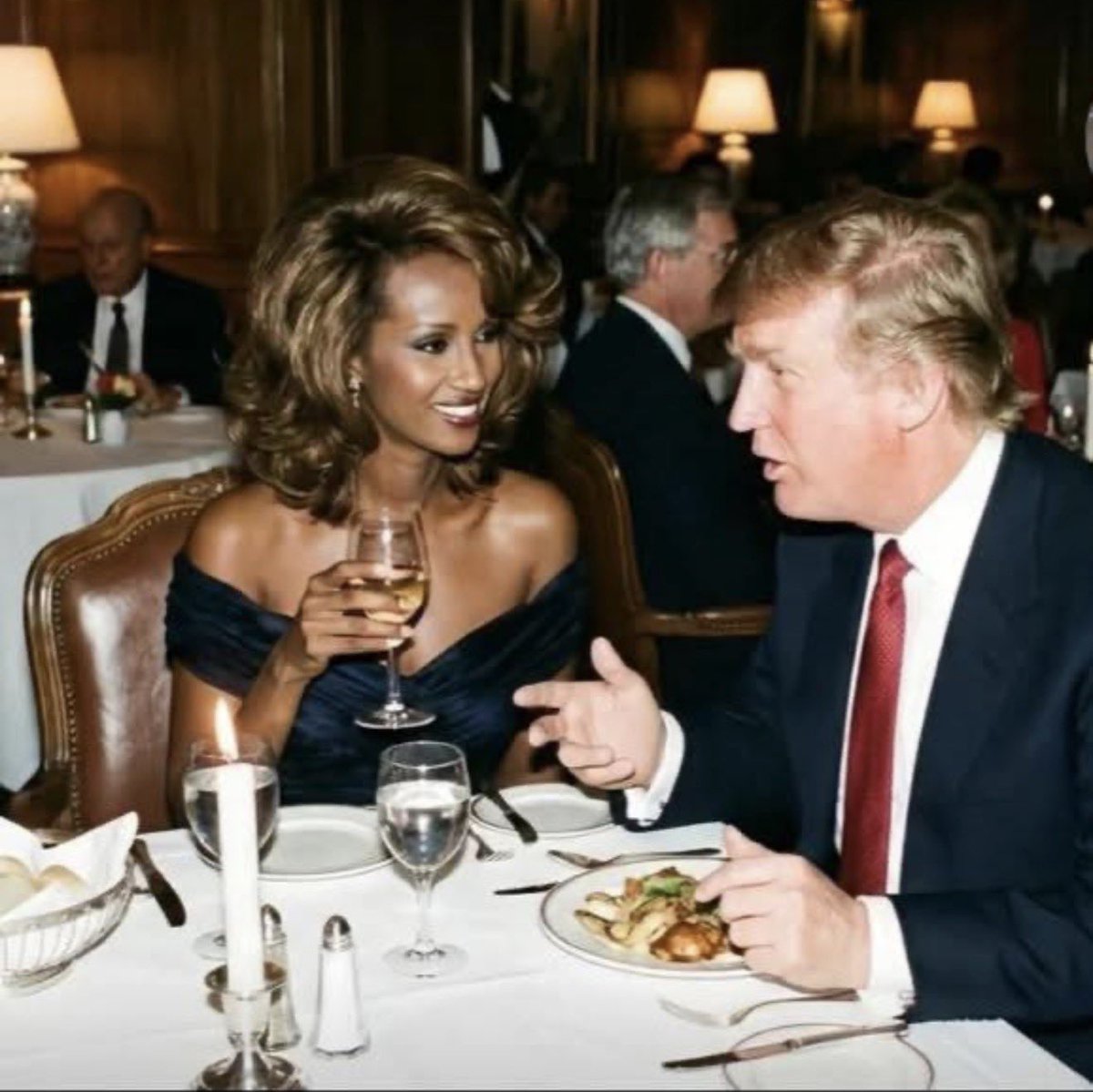 AbdinasirSola's tweet image. The reason orange buffoon is upset with Somalis, beautiful Somali model Iman refused him. 😜