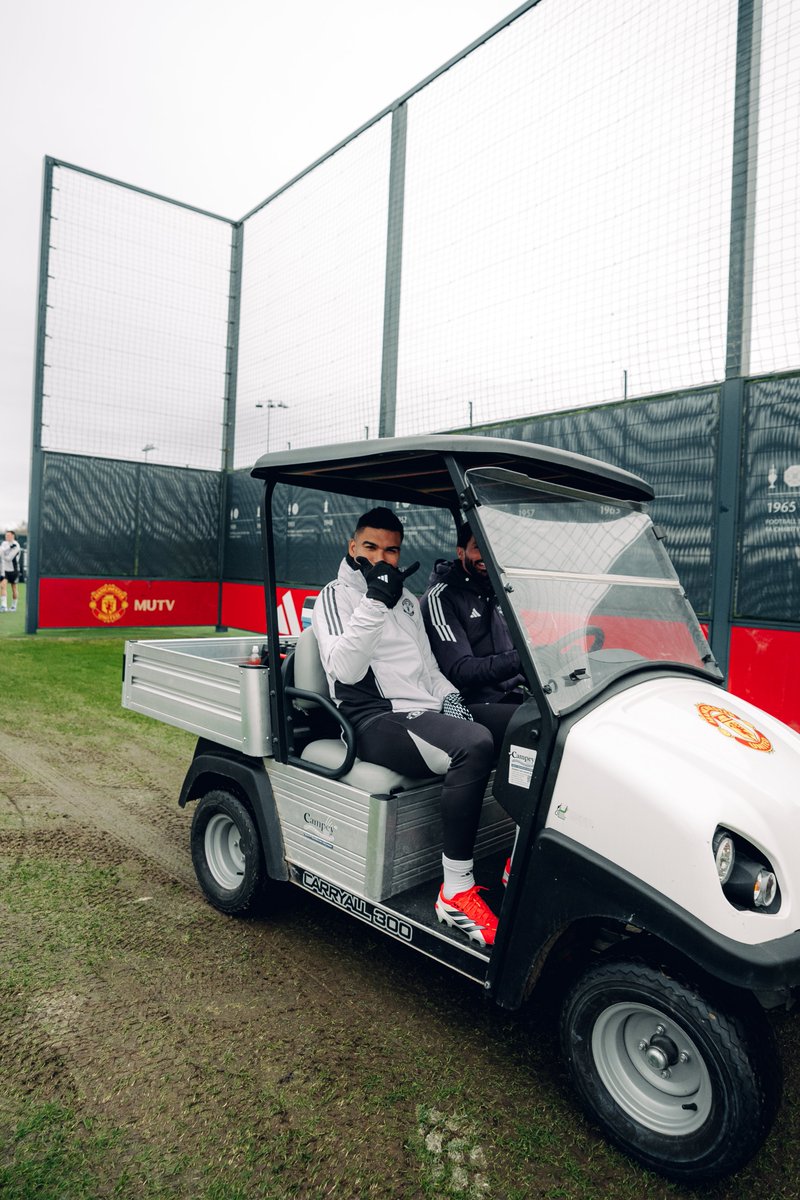 ManUtd's tweet photo. 🤙 https://t.co/64ZlzxsO52
