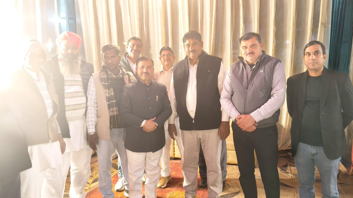 आज विधानसभा क्षेत्र हापुड़ के बाबूगढ़ स्थित महेंद्र फार्म हाउस में श्री हरेंद्र चेयरमैन जी की पुत्री के विवाह समारोह में उपस्थित होकर अपनी शुभकामनाएं प्रेषित की।