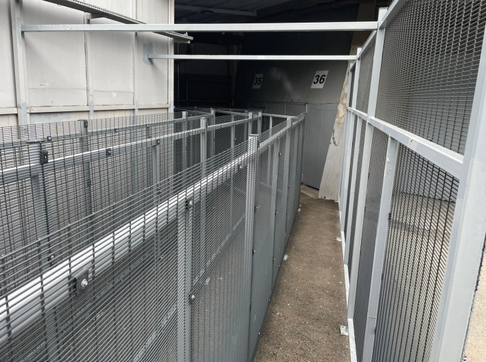 ⚠️ Entry to the stadium is expected to be slow, with supporters passing through three narrow queuing lanes to the turnstiles. 

Please be patient during this process.

#AVFC