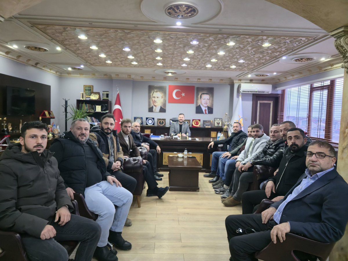 Trabzon Araklı Dağbaşı Haruşka Derneği Başkanı Hüseyin Akgün ve kıymetli yönetimi ziyaretimize gelerek bizleri onurlandırdılar.

Nazik ziyaretleri, samimi sohbetleri ve Arnavutköy’ümüzle ilgili güzel temennileri için kendilerine teşekkür ediyoruz.