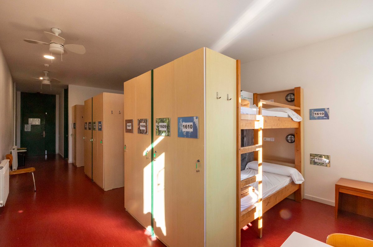 🛌 En #InoutHostel el descanso también forma parte del viaje.

Habitaciones privadas o dormitorios amplios, espacios luminosos, taquilla y luz propia, limpieza diaria y silencio a partir de las 23 h.

🔗 Reserva aquí: inouthostel.com/es/reserves
