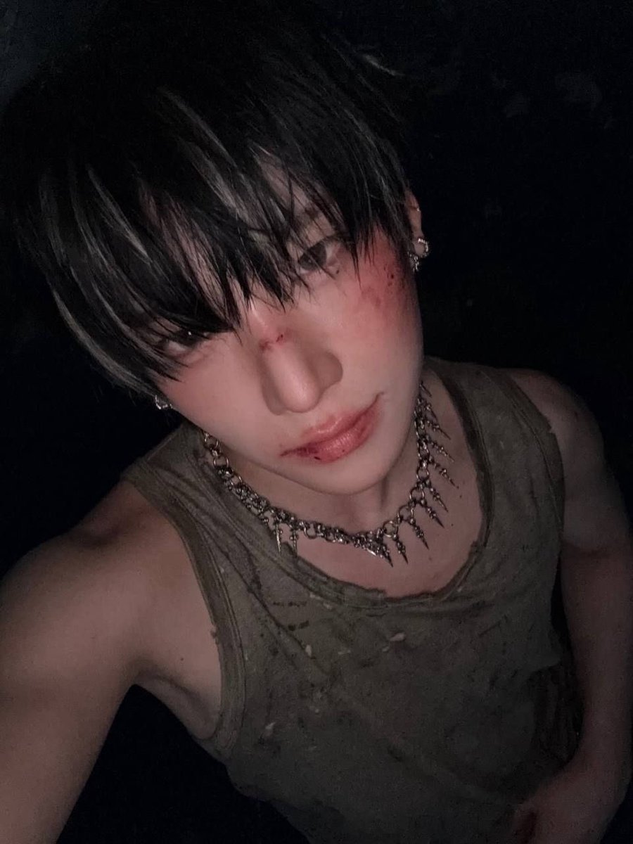 1___021's tweet image. 나는 개인적으로 화장을 진하게 한 요마가 너무너무너무 좋은 것 같애….