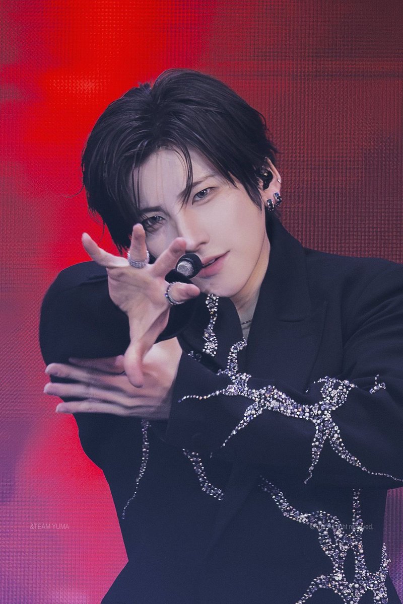 1___021's tweet image. 나는 개인적으로 화장을 진하게 한 요마가 너무너무너무 좋은 것 같애….