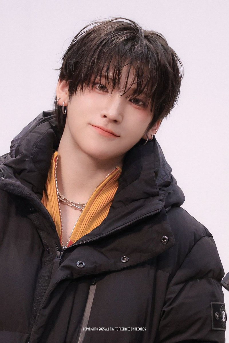 1___021's tweet image. 나는 개인적으로 화장을 진하게 한 요마가 너무너무너무 좋은 것 같애….