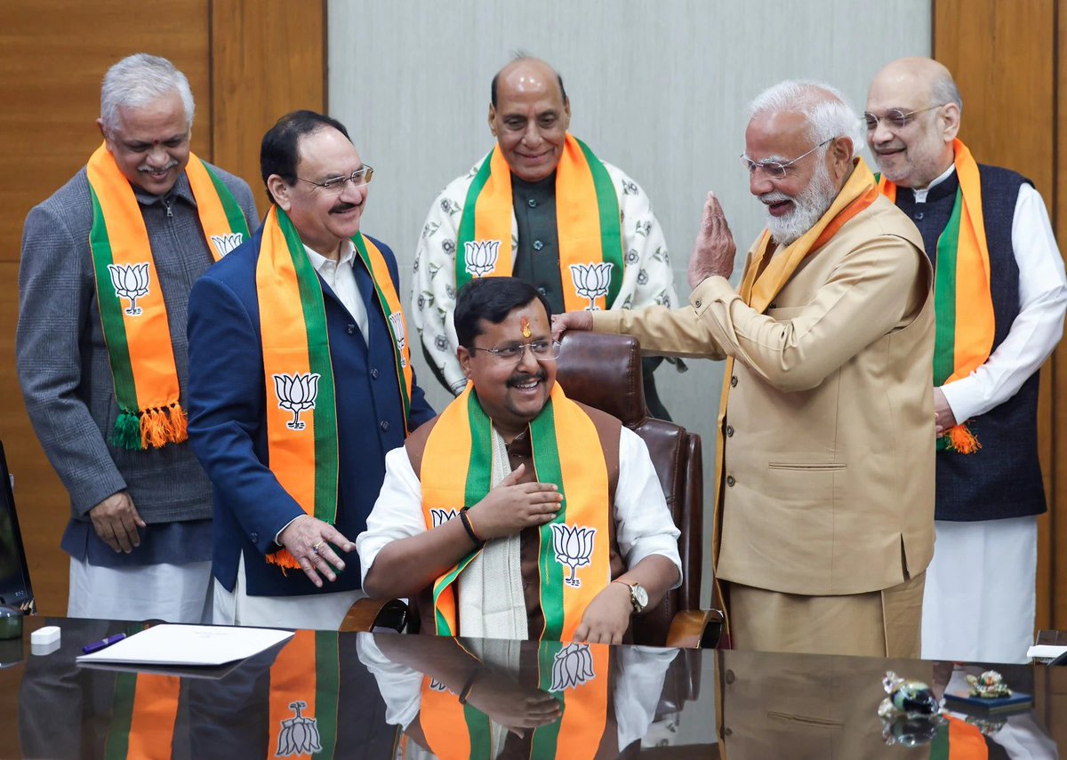 ankit_astv's tweet photo. @RahulGandhi Adani ke 40 chor 😡🤬🤬😡🤬🤬🤬🤬 https://t.co/tsFD2N1Fly