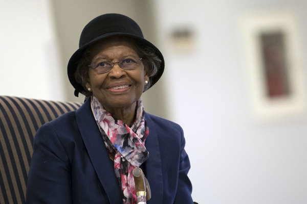 Die Basis für das GPS wurde in den 1950er und 60er Jahren von der Mathematikerin Dr. Gladys West gelegt. Wir verneigen uns vor einer der einflussreichsten Mathematikerinnen!
* 27. 10.1930, + 17. Januar 2026
#GPS  de.wikipedia.org/wiki/Gladys_We…
Quelle: Adrian Cadiz, US Air Force ID 18120