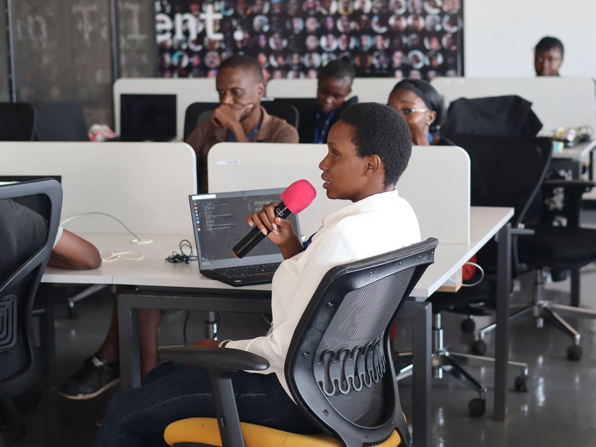 Zone01Kisumu's tweet photo. Email Etiquette Training By @deryladuda, Communication Lead -Cohort 2 Apprentices

First impressions count, especially in email. Every message you send reflects your professionalism and respect for others. https://t.co/MEoBK23LFM