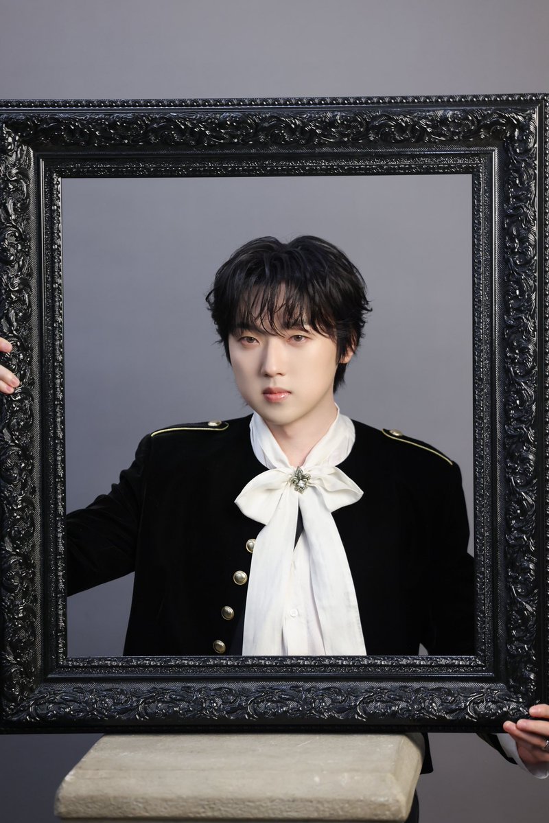 pitt_fore's tweet image. 무릎꿇고있다 생각하니까 더귀여움