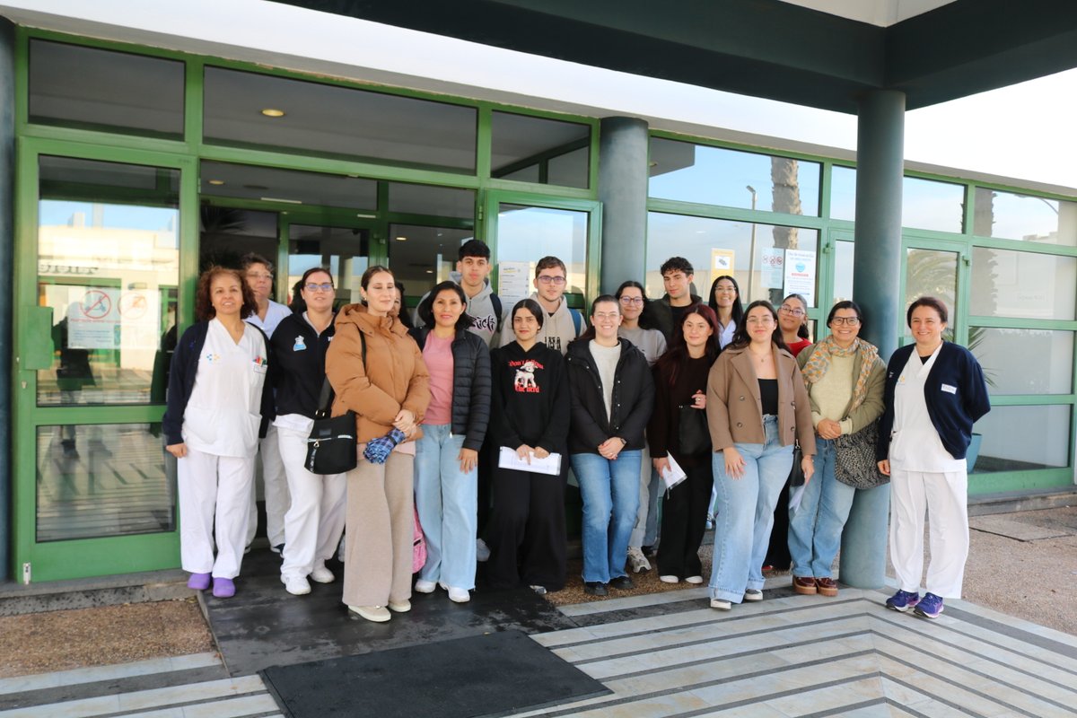👩🏽‍⚕️Más de cuarenta estudiantes de ciclos sanitarios inician sus prácticas en el Hospital Molina Orosa

(va 🧶)
