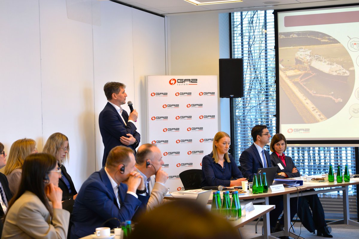 Program FSRU tweet media