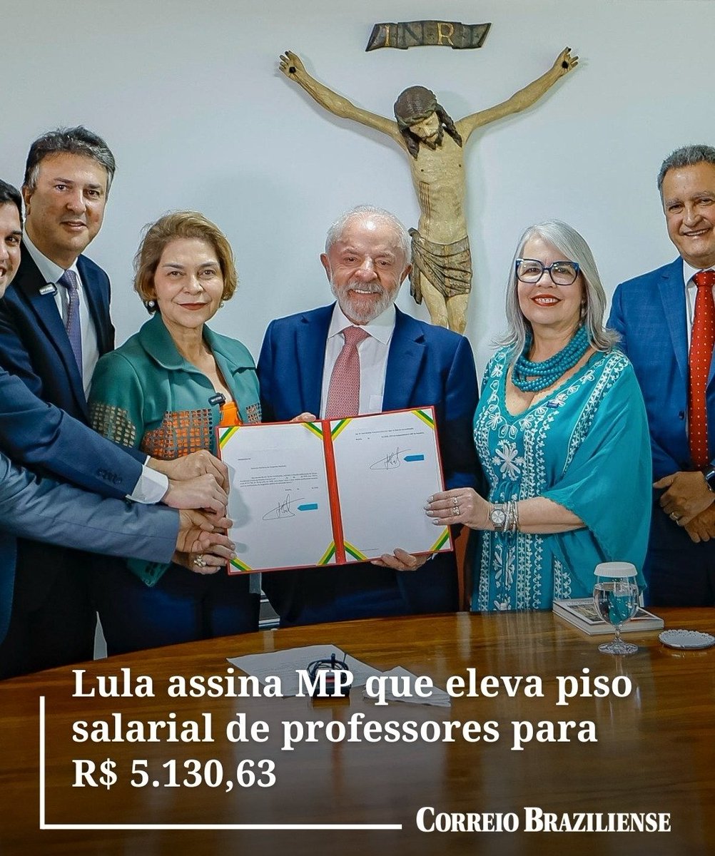 PedroRonchi2's tweet image. E pensar que tem professor que é contra o Lula porque acha que era melhor quando estava pior com Bolsonaro.