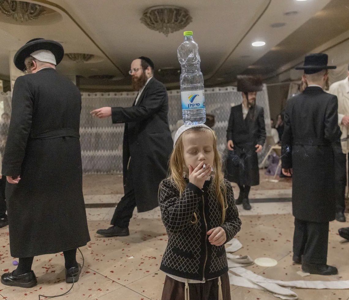 מעניין אם יש סוגה כזאת בפורנו פדופילים