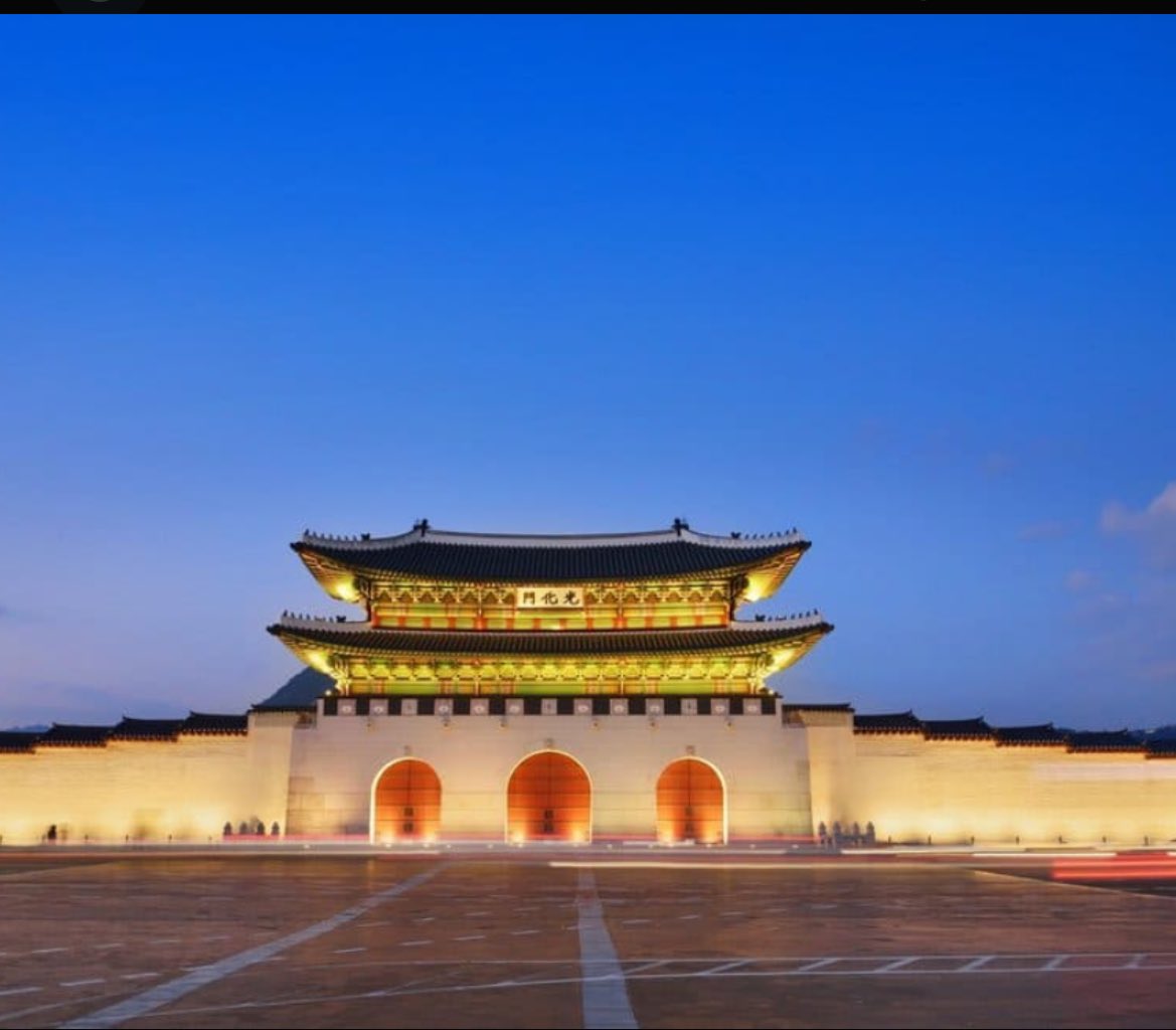 BANGTANHIIT's tweet image. [💜] - COMEBACK HISTÓRICO!

O BTS confirmou que realizará seu show de retorno na Praça Gwanghwamun, em Seul, no dia 21 de março. 

“Na Primeira Reunião do Comitê Consultivo da Praça Gwanghwamun de 2026, realizada hoje (dia 22) às 14h, o Governo Metropolitano de Seul concedeu…