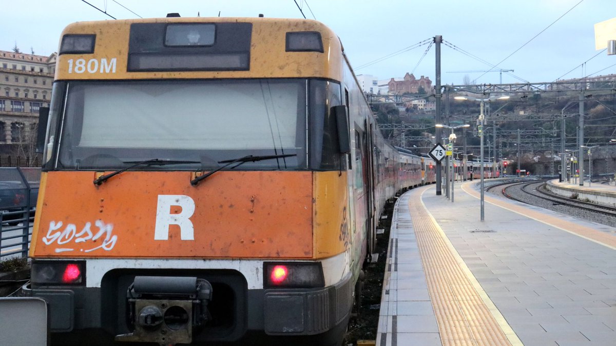 El sindicat de maquinistes SEMAF rebutja anticipar terminis per reprendre el servei de Rodalies.

➤ Segueix el minut a minut de la crisi de Rodalies
beteve.cat/mobilitat/dire…