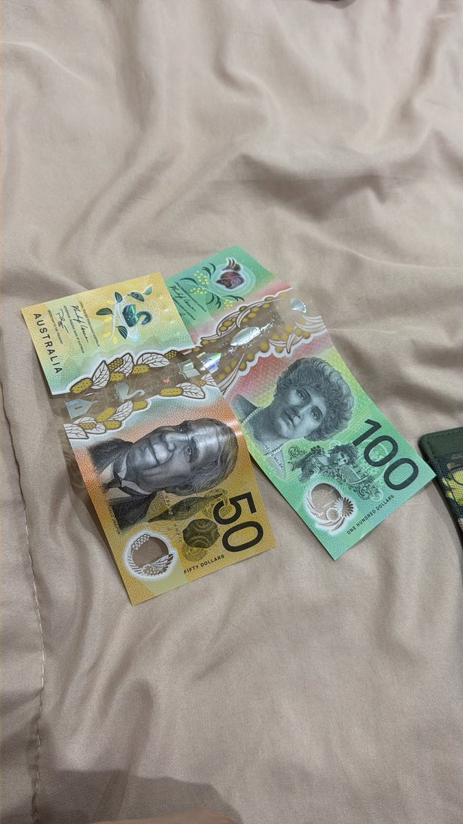 vglch's tweet photo. dua lembaran ini sekarang bernilai 1.7jt IDR https://t.co/fHxMotcbeM
