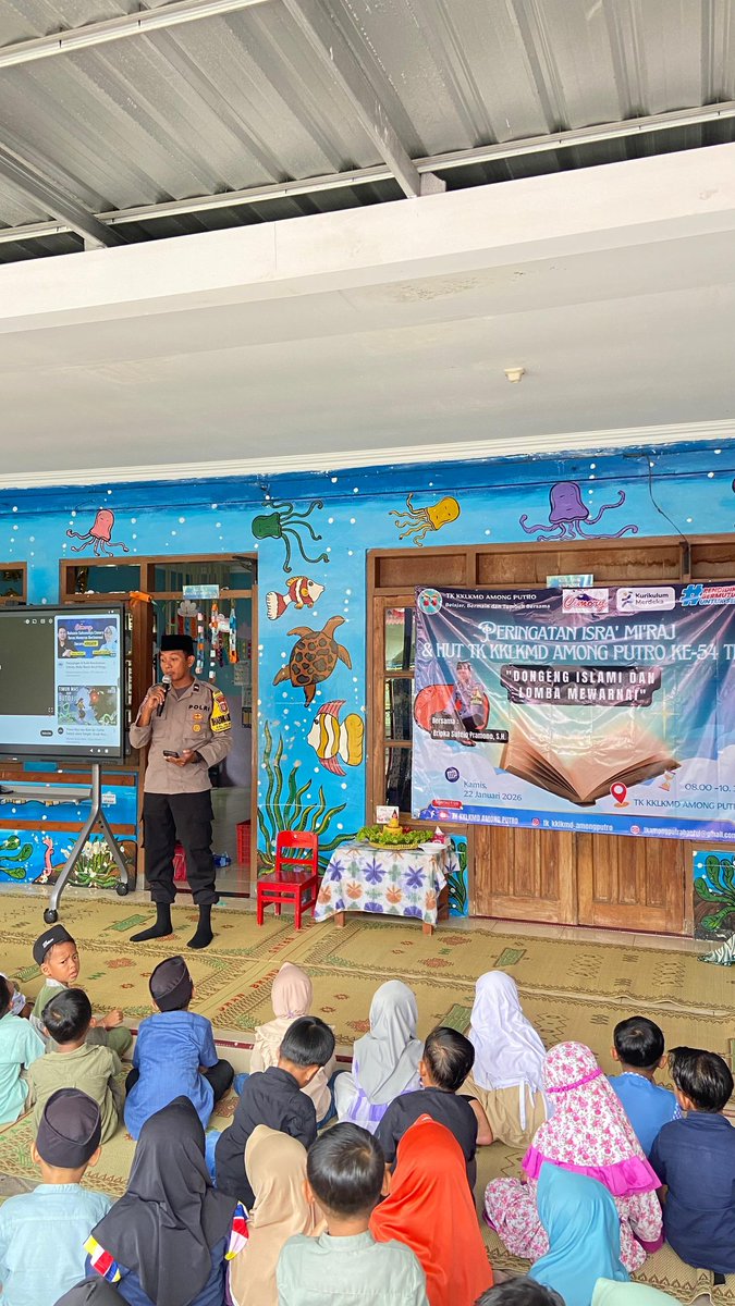 DirmanDirm97435's tweet photo. Bhabinkamtibmas Palbapang Aipda Sutejo Pramono, S.H., menghadiri peringatan Isra Mi’raj Nabi Muhammad SAW dan HUT ke-53 TK KKLKMD Among Putro di Palbapang, Bantul, Kamis (22/1/2026).
#PolsekBantul #Bhabinkamtibmas #IsraMiraj #PolriPeduli https://t.co/ueih1DQ4Ac