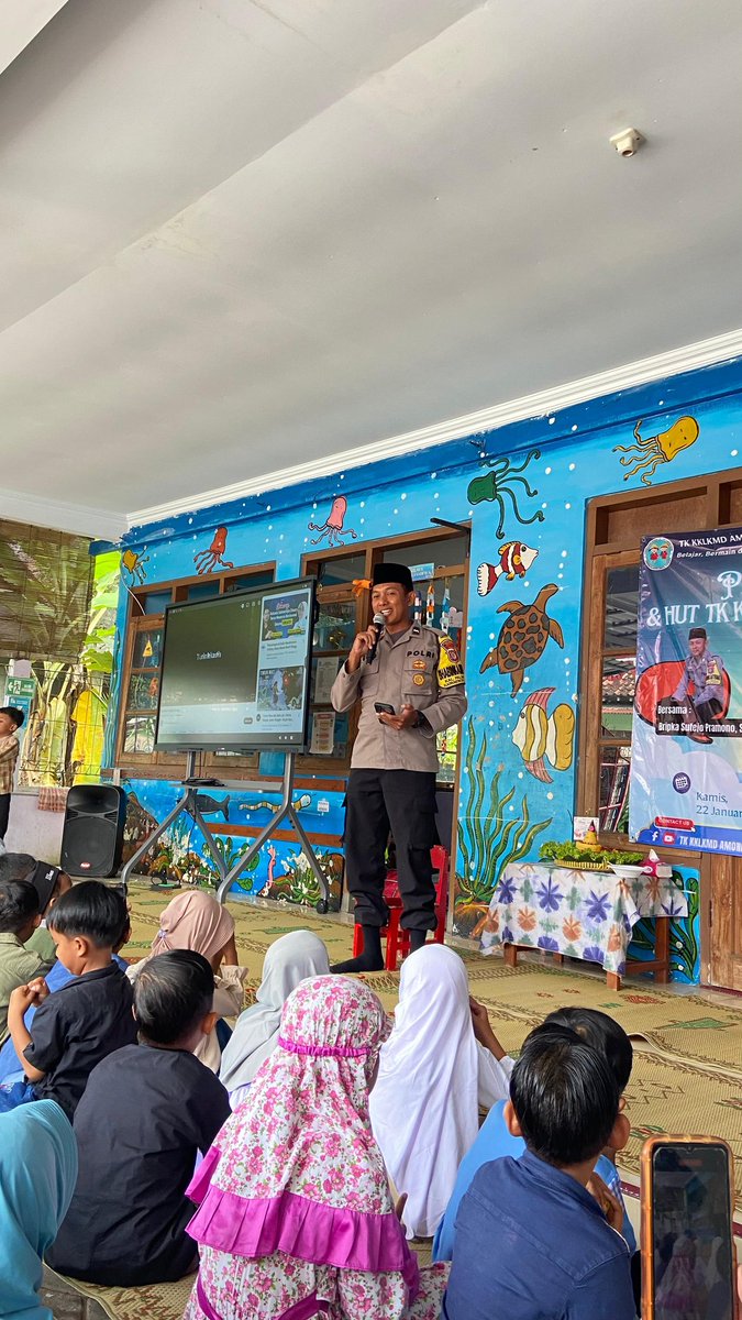 DirmanDirm97435's tweet photo. Bhabinkamtibmas Palbapang Aipda Sutejo Pramono, S.H., menghadiri peringatan Isra Mi’raj Nabi Muhammad SAW dan HUT ke-53 TK KKLKMD Among Putro di Palbapang, Bantul, Kamis (22/1/2026).
#PolsekBantul #Bhabinkamtibmas #IsraMiraj #PolriPeduli https://t.co/ueih1DQ4Ac