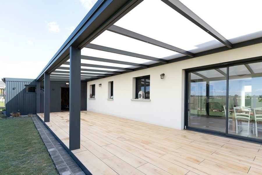 Batinfo_com's tweet image. Une terrasse sur plots élégante et durable métamorphose une maison dans La Marne buff.ly/9K96fsv #terrasse #plots #BTP #dallage